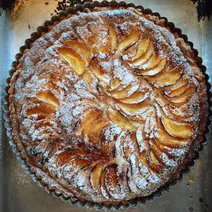 Eple- og frangipanepai fra Sweet Corner
